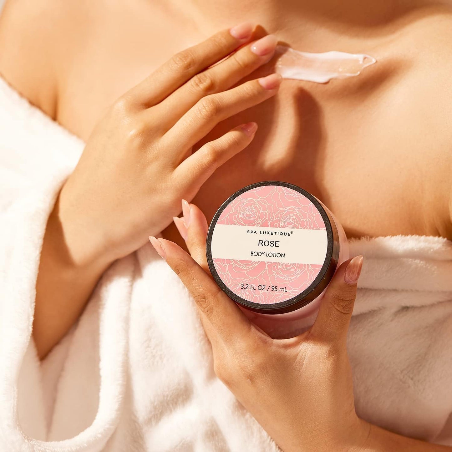 SPA LUXETIQUE Set da Bagno Regalo Donne – Set per la Cura Della Vaniglia con 6 Pezzi in Gel Doccia di Dimensioni da Viaggio, Crema per le Mani, Borsa di Lino con Coulisse, Regalo Festa della Mamma