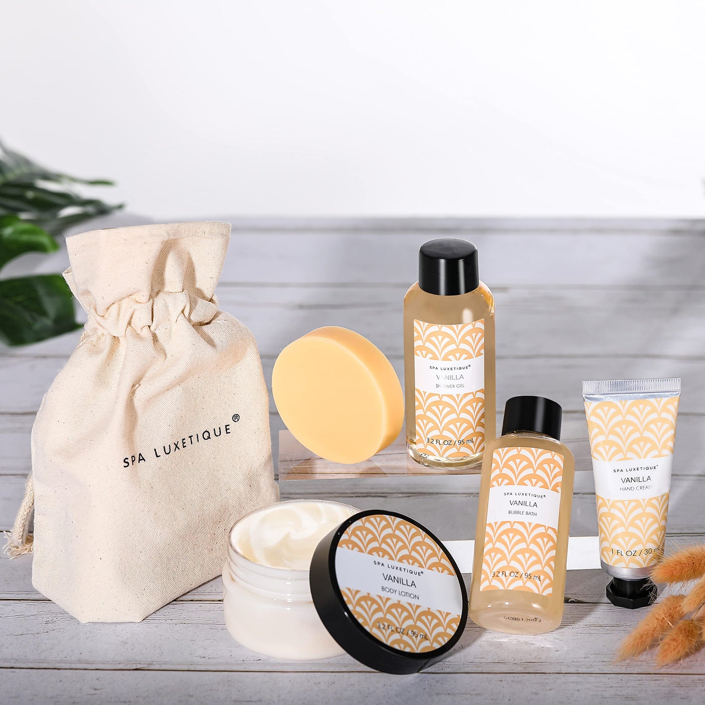 SPA LUXETIQUE Set da Bagno Regalo Donne – Set per la Cura Della Vaniglia con 6 Pezzi in Gel Doccia di Dimensioni da Viaggio, Crema per le Mani, Borsa di Lino con Coulisse, Regalo Festa della Mamma